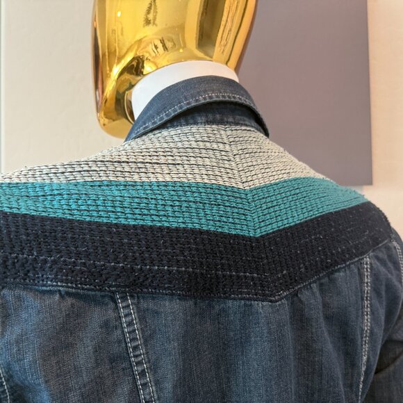 Ariat Women's Denim Snap Shirt (Fitted) - Picture 6 of 12